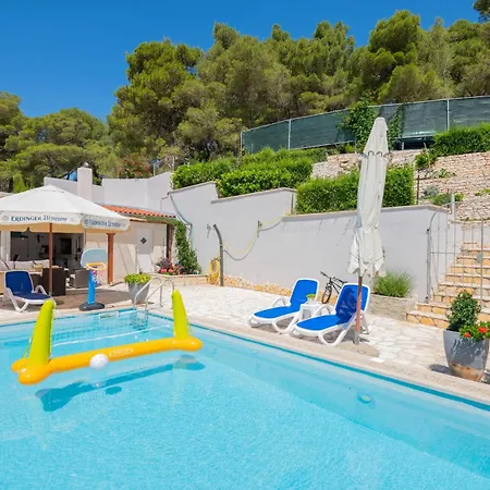 Lägenhet Cozy In With Wifi Pucisca