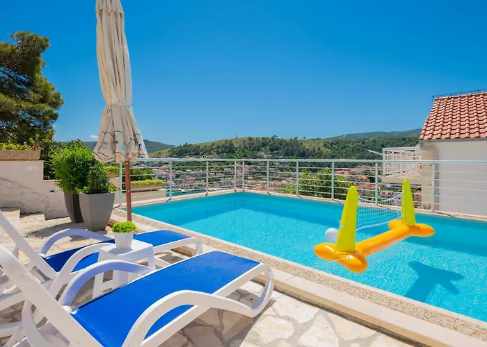 Apartamento Cozy In With Wifi Pucisca