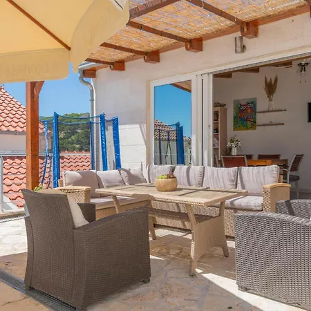 2 Bedroom Stunning In * Pucisca